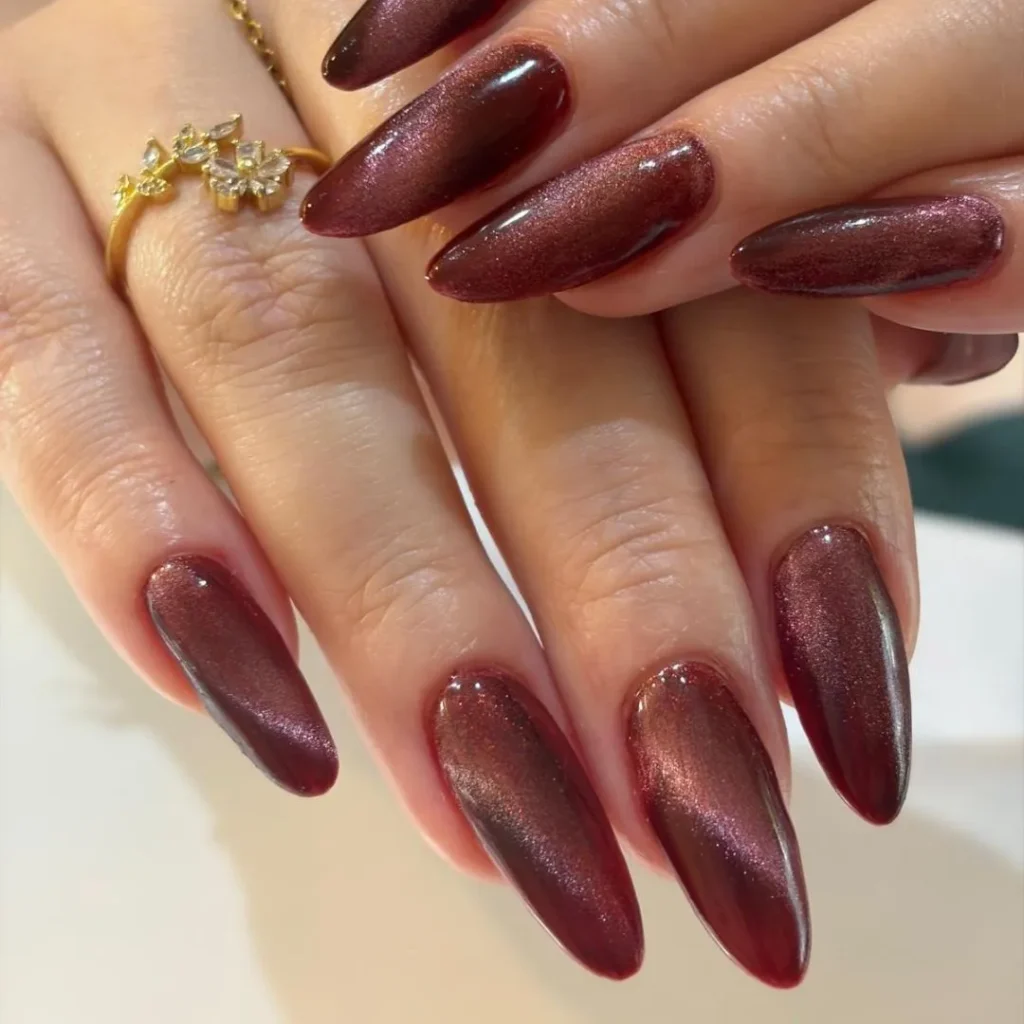 Metalik bordo parlak uzun tırnak uygulaması