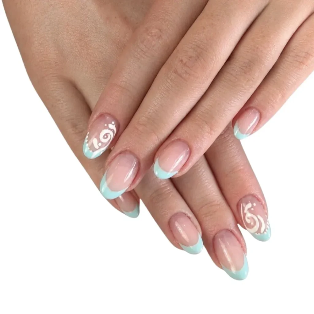 Turkuaz French uçlu ve beyaz desenli nail art tasarımı