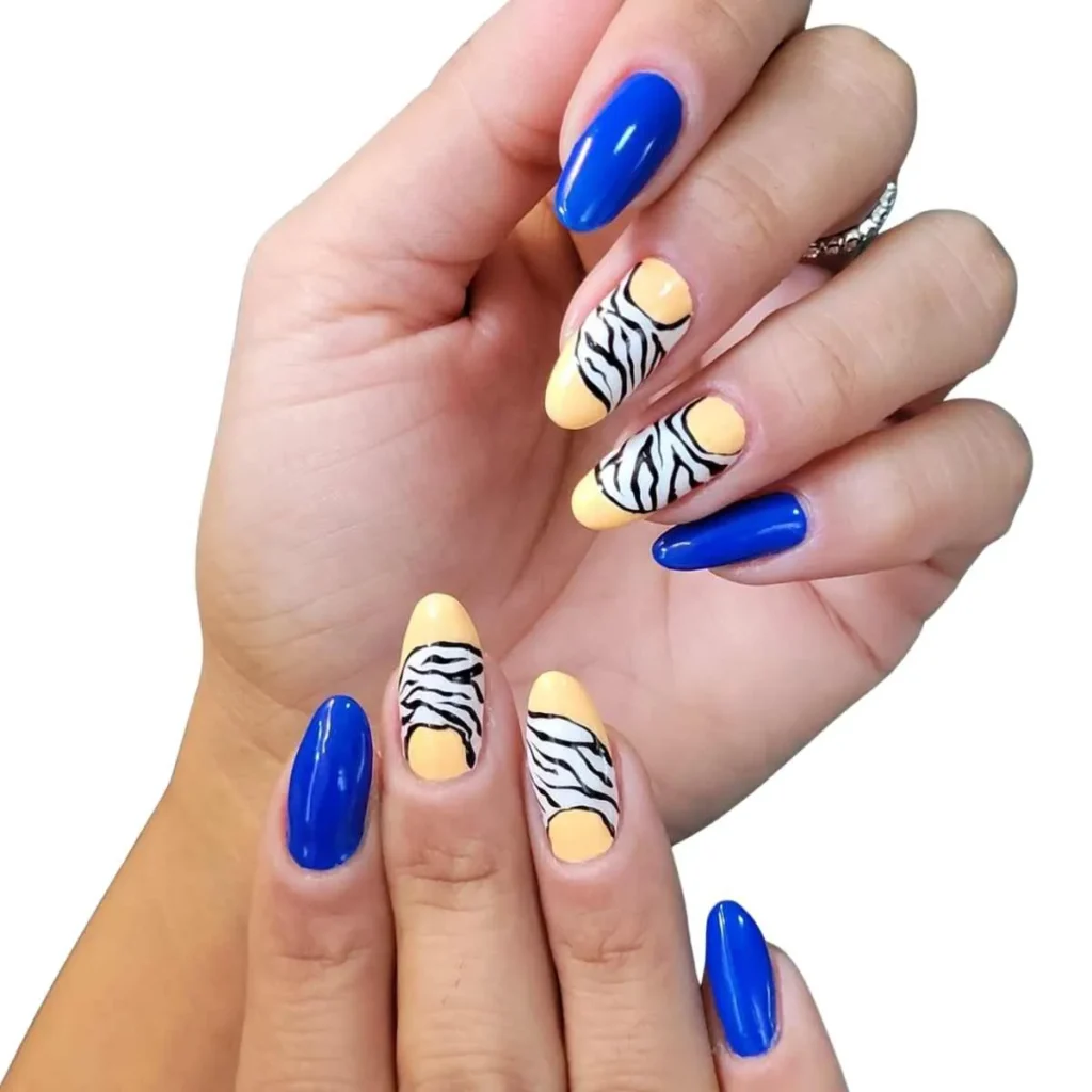 Mavi sarı ve zebra desenli uzun nail art uygulaması Kadıköy